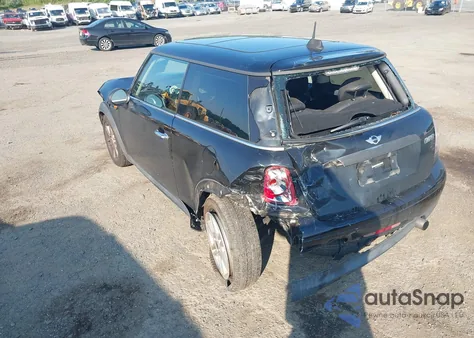 2011 Mini Cooper z USA, uszkodzony, nr VIN WMWSU3C59BTX96719